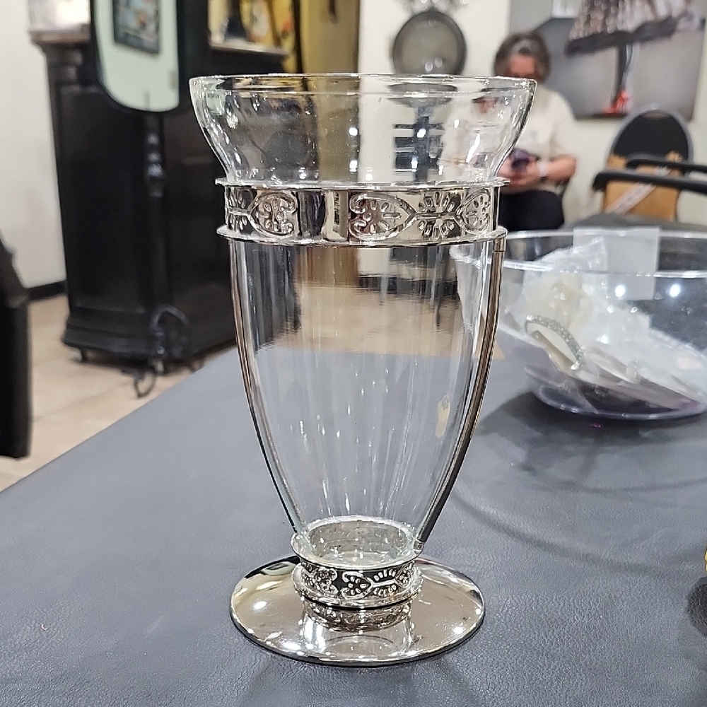 VINTAGE FTD (FLORISTS' TRANSWORLD DELIVERY) VASE